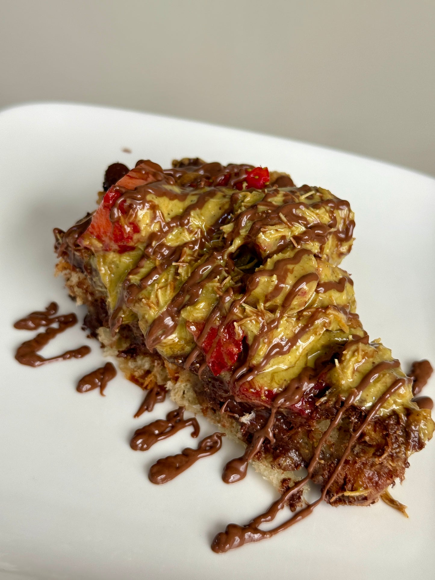 Porción de Berry Crookie Cake